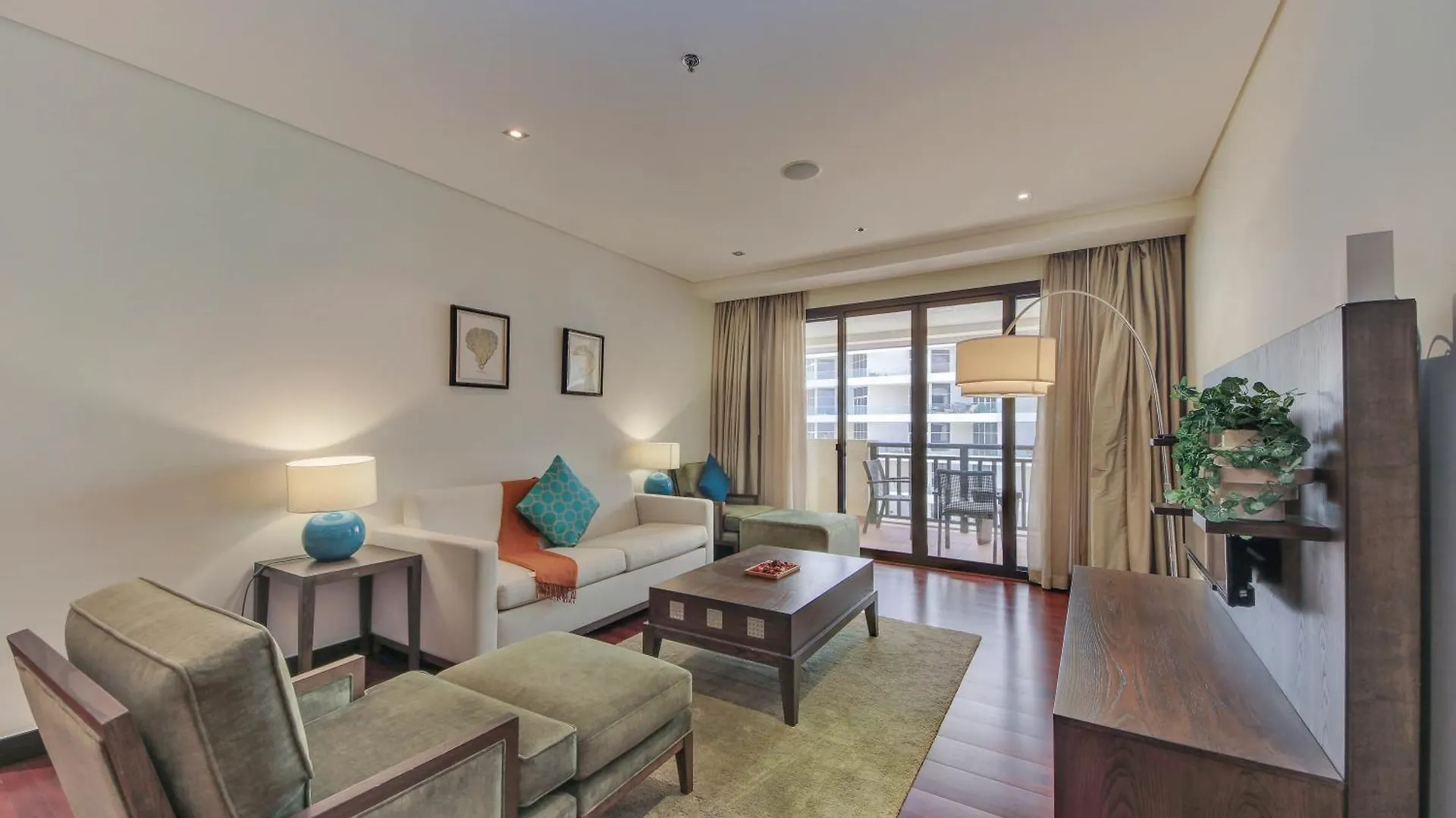 Luxe Getaways Royal Amwaj Palm Jumeirah Resort Apartment Holiday Home Dubai