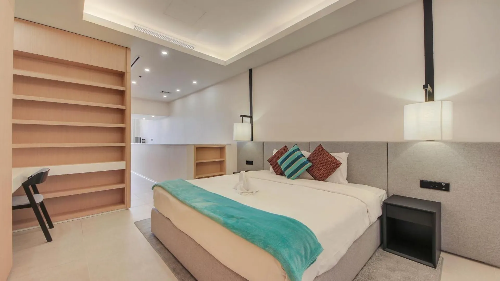Luxe Getaways Royal Amwaj Palm Jumeirah Resort Apartment Holiday Home Dubai