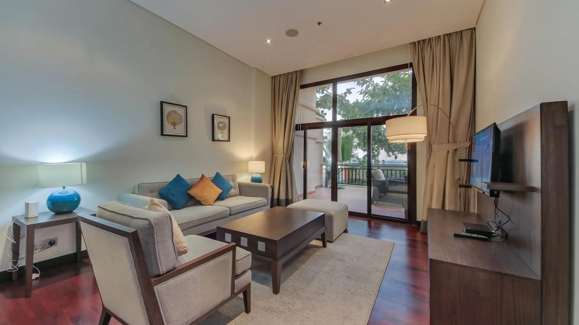 Luxe Getaways Royal Amwaj Palm Jumeirah Resort Apartment Holiday Home Dubai United Arab Emirates
