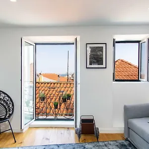 Lovelystay - Turquoise River View I Lisbon