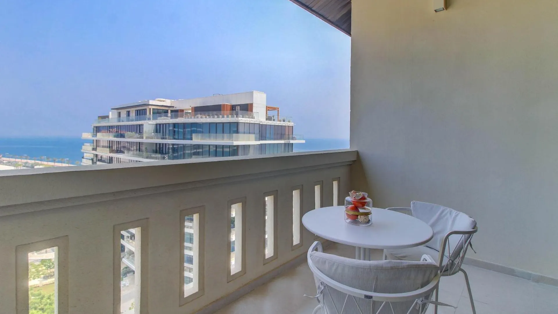 Luxe Getaways Royal Amwaj Palm Jumeirah Resort Apartment Holiday Home Dubai