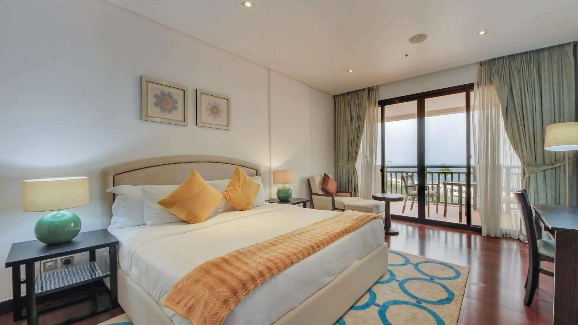 Luxe Getaways Royal Amwaj Palm Jumeirah Resort Apartment Holiday Home Dubai