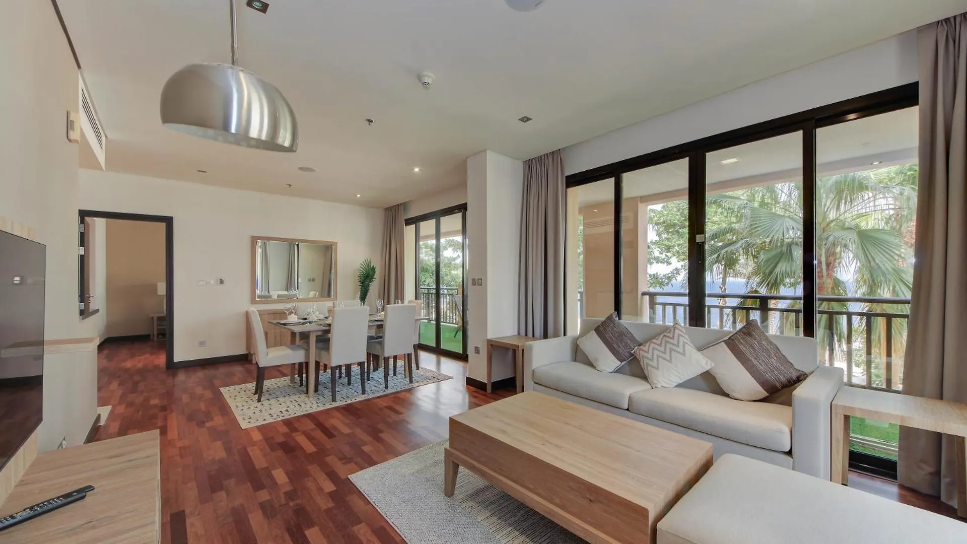 Luxe Getaways Royal Amwaj Palm Jumeirah Resort Apartment Holiday Home Dubai