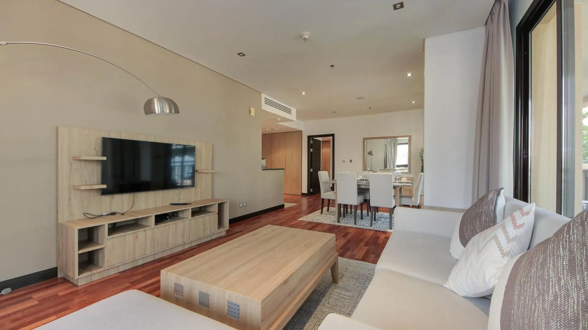 Luxe Getaways Royal Amwaj Palm Jumeirah Resort Apartment Holiday Home Dubai