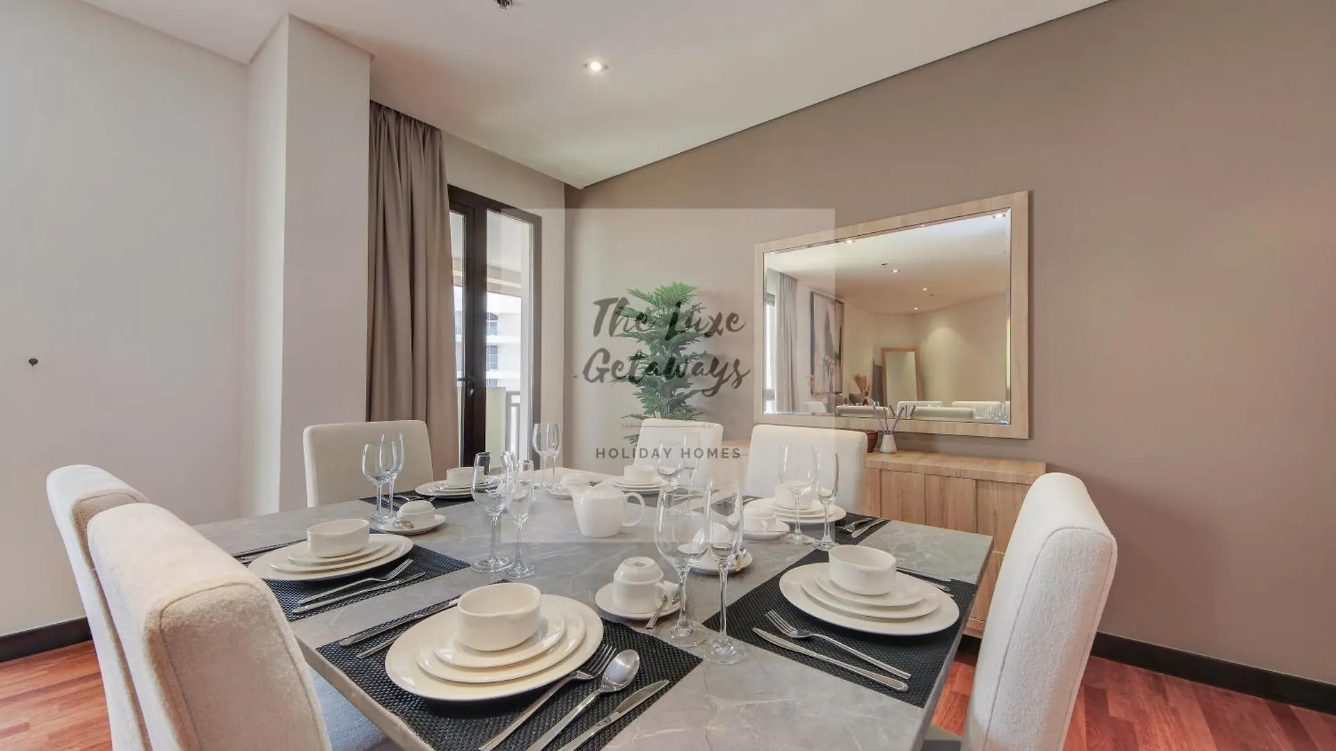 Luxe Getaways Royal Amwaj Palm Jumeirah Resort Apartment Holiday Home Dubai
